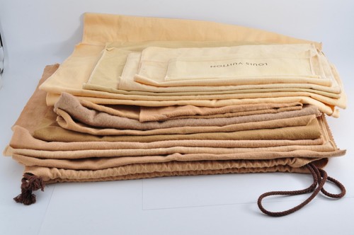 Louis vuitton monogram dust - louis,