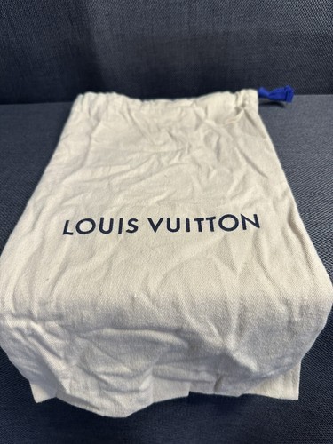 Authentic louis vuitton - louis, dust