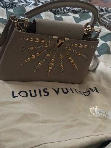 Louis vuitton taupe pebbled - louis,
