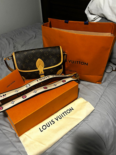 Louis vuitton monogram small - vuitton,