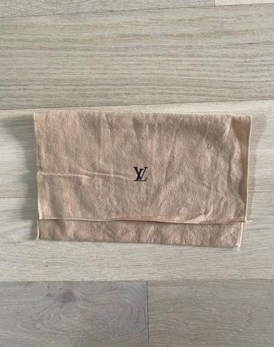 Vintage louis vuitton dust - louis,