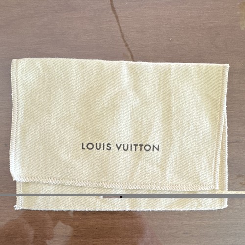 Louis vuitton beige - louis, logo