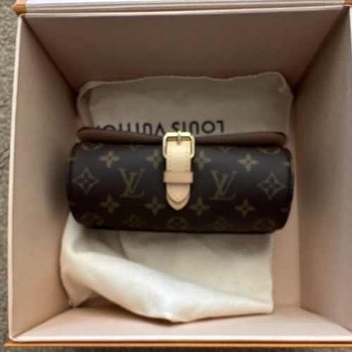 Louis vuitton monogram canvas - louis,